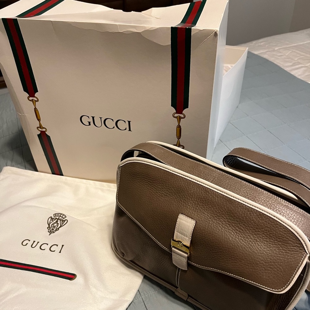 1985 Gucci purse, with tags, perfect condition